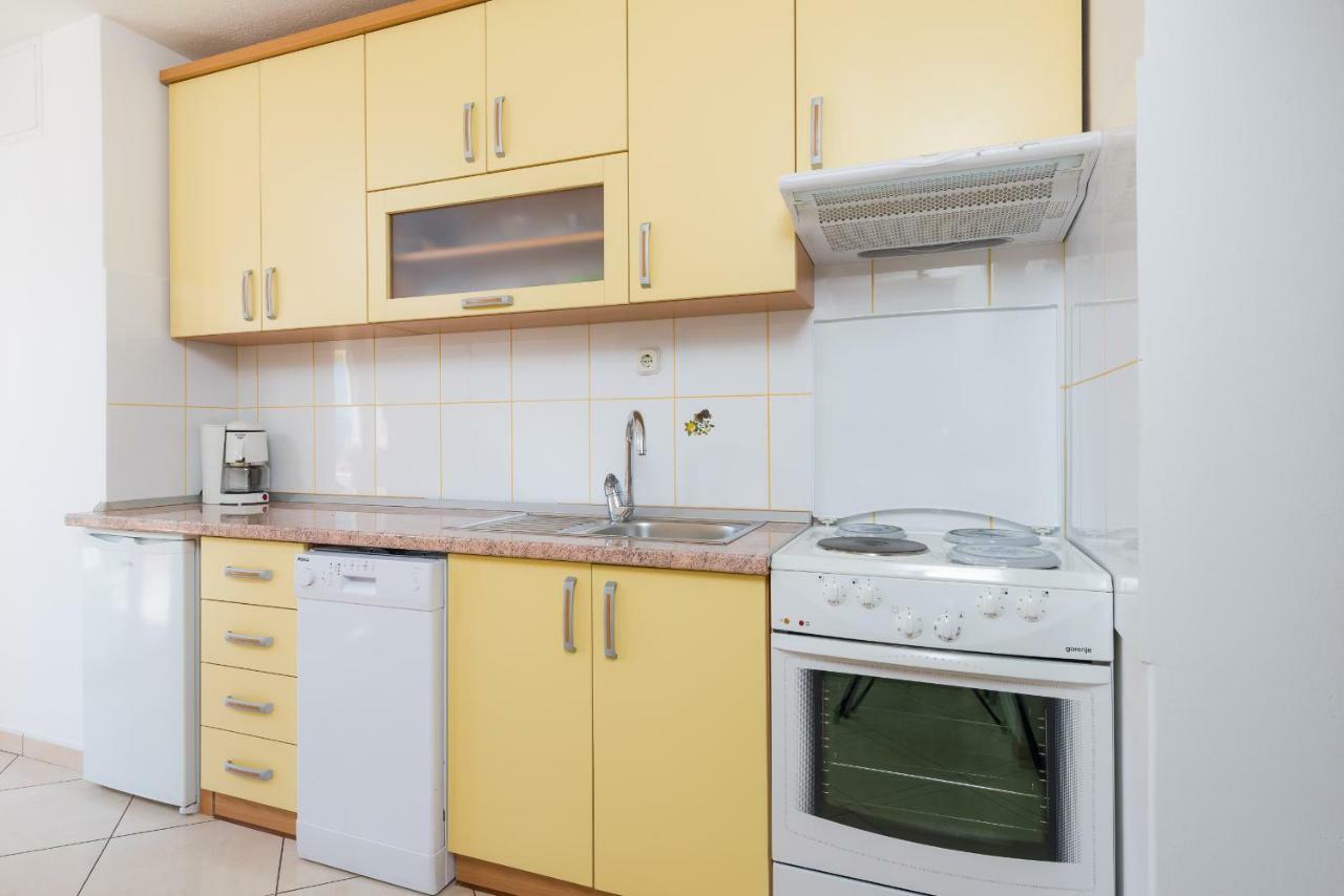 Apartments Nada Бол Экстерьер фото