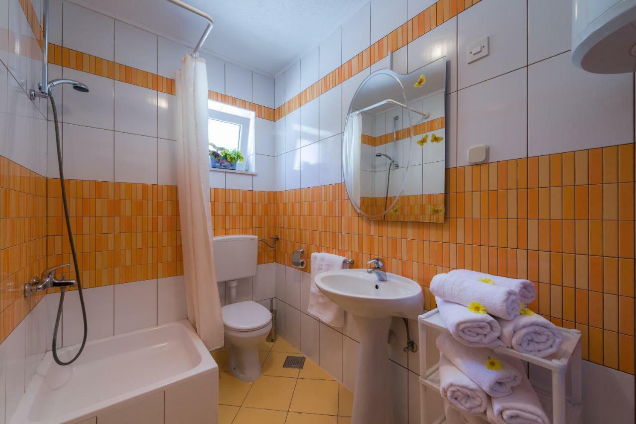 Apartments Nada Бол Экстерьер фото