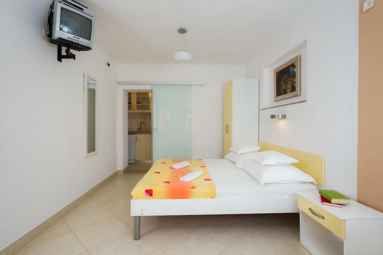 Apartments Nada Бол Экстерьер фото