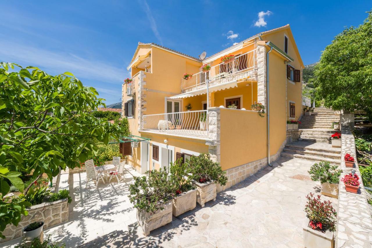 Apartments Nada Бол Экстерьер фото